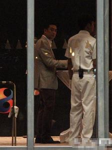 demo slot rupiah indonesia Direktur Ayaman mengangkangi bahu Wakabayashi dan meraih pahanya sebagai palang pengaman